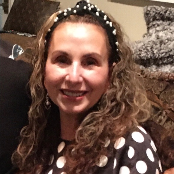 Meet your Posher, Tricia - Picture 2 of 6